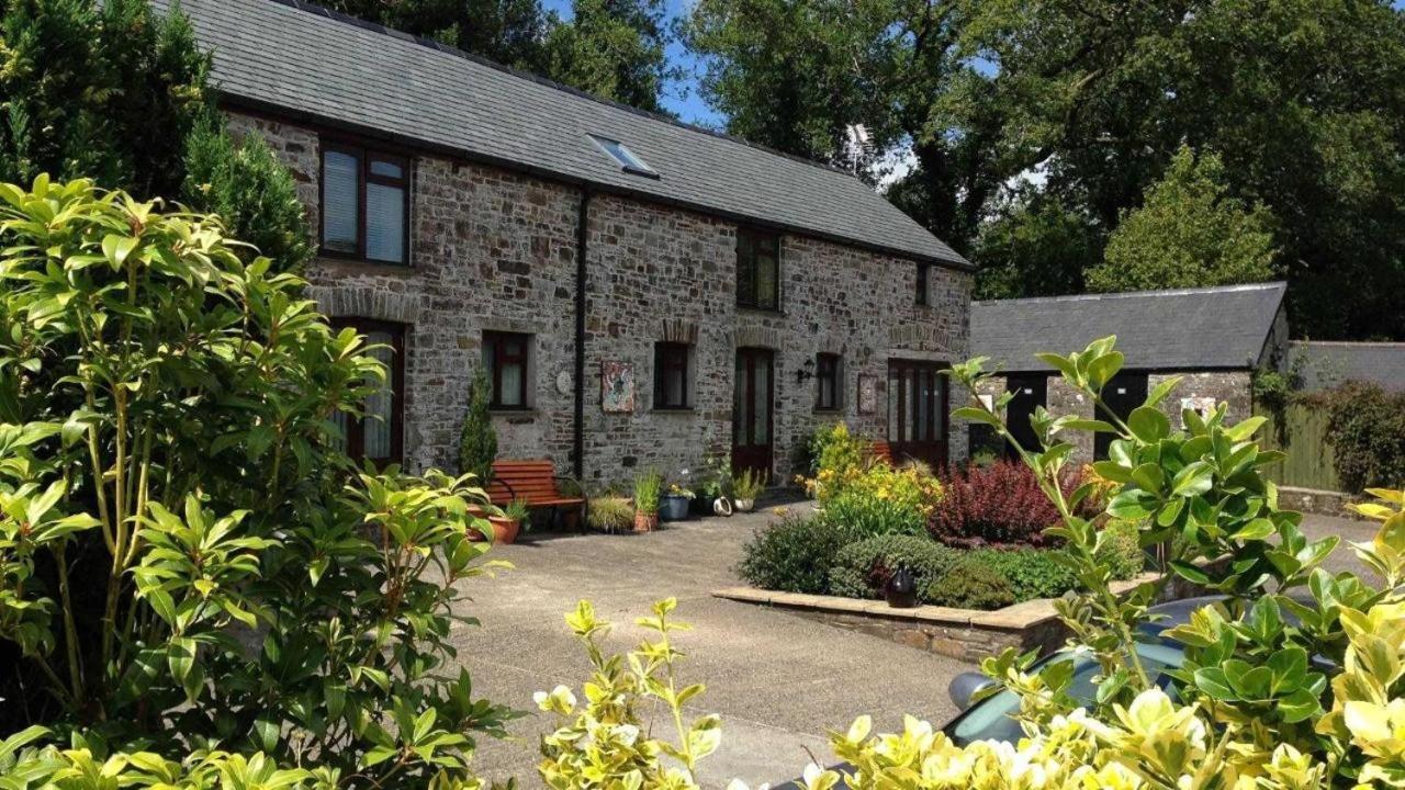 Petrock Holiday Cottages Newton Saint Petrock Exteriör bild