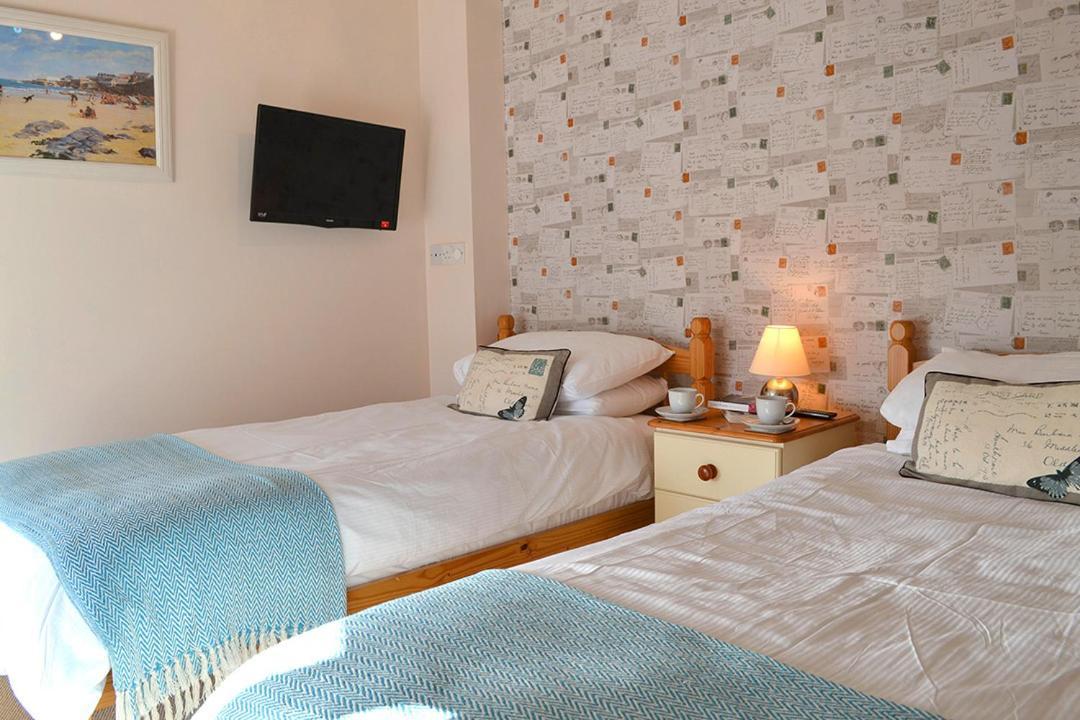 Petrock Holiday Cottages Newton Saint Petrock Exteriör bild