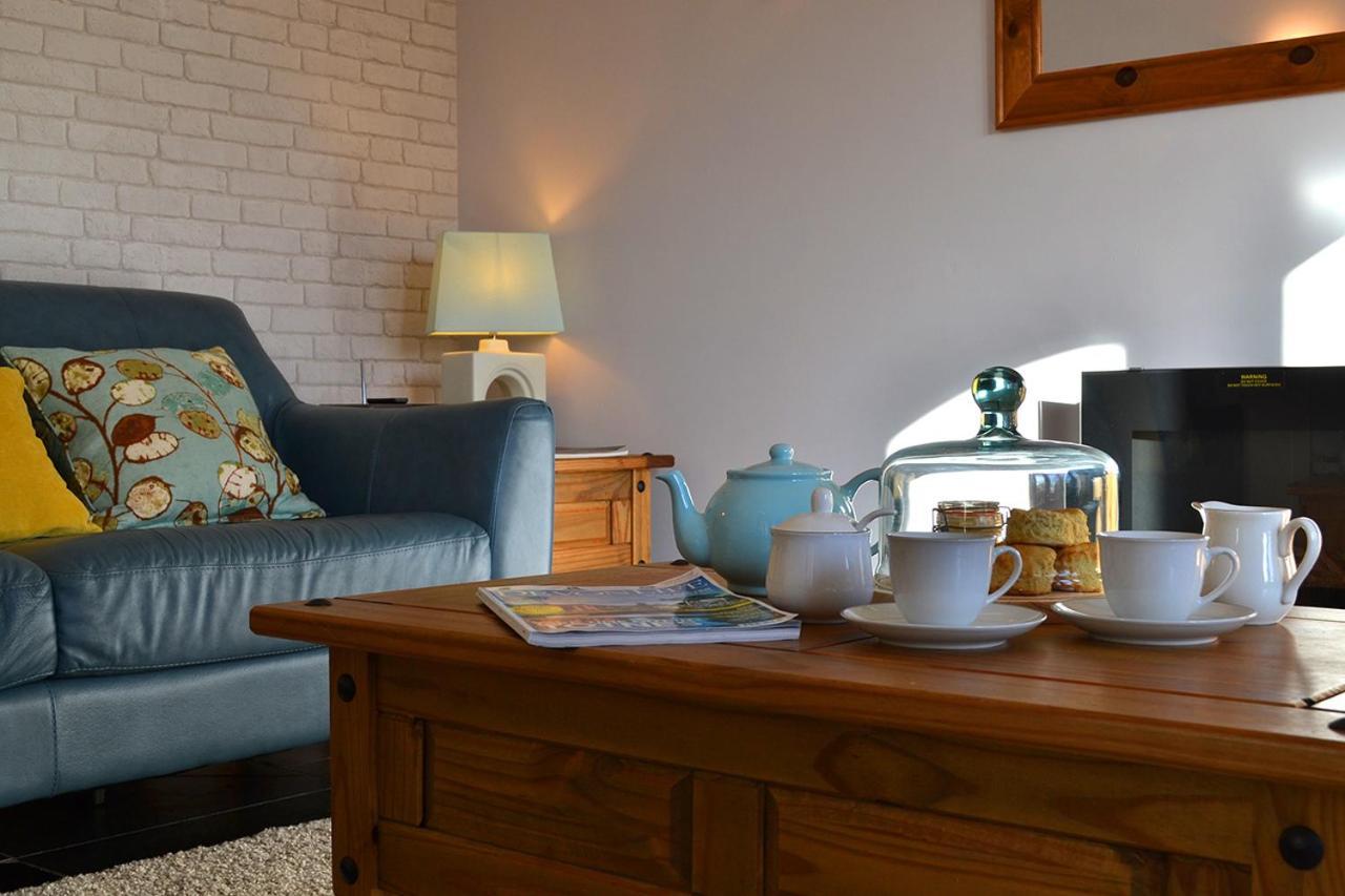 Petrock Holiday Cottages Newton Saint Petrock Exteriör bild